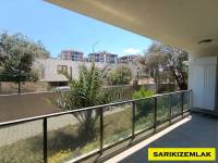 Akçay Sarıkız`dan Kadıköy`de Çift Balkonlu Bahçe Katı Satılık 1+1